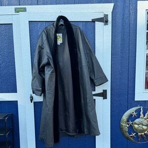 Women Black Leather Coat heavy duty coat for the winter